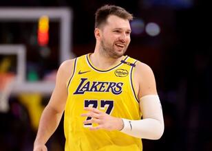 Buss: ‘Luka, Lakers tarihinde LeBron, Kobe ve Magic’in yolundan gidebilir’ NBA Haberleri