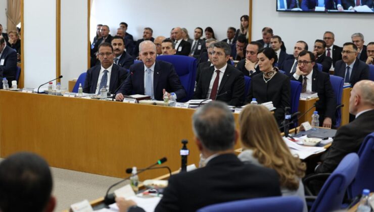 İYİ Partili ismin sözleri sonrası, Kurtulmuş sert tepki gösterip komisyonu terk etti!