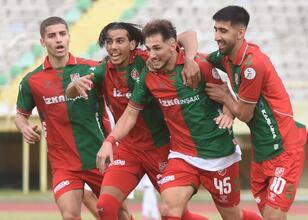 Karşıyaka çift kulvarda zirvede