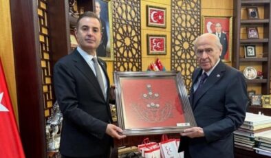 CHP’li belediye başkanı Akın’dan Bahçeli’ye ziyaret