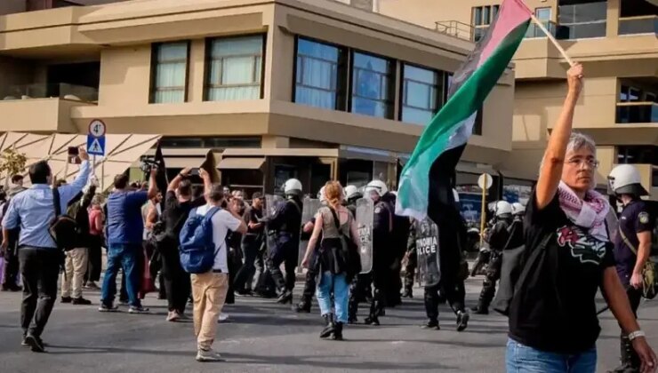 Girit’te tartışma çıktı: Filistin destekçileri İsrailli turistleri protesto etti