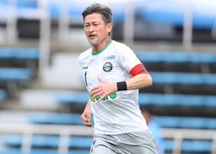 58 yaşındaki Japon futbolcu Miura’dan yeni sözleşme!