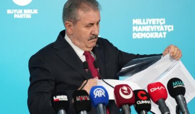Destici, DEM Parti’nin raporunu yırtıp attı: Sevr hayallerini diriltme girişimi