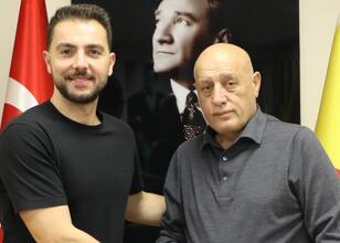 İstanbulspor, Barış Kanbak ile 5 yıllık sözleşme imzaladı