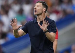 Xabi Alonso’dan Barcelonalı Araujo’ya destek!