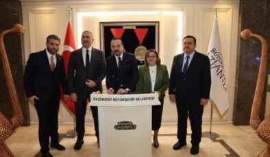 AK Parti Genel Başkan Yardımcısı Zorlu Başkan Şahin’i ziyaret etti