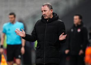 Beşiktaş’ta 2 veda, 1 belirsiz, gelen yok! – Beşiktaş son dakika haberleri – Beşiktaş haberleri