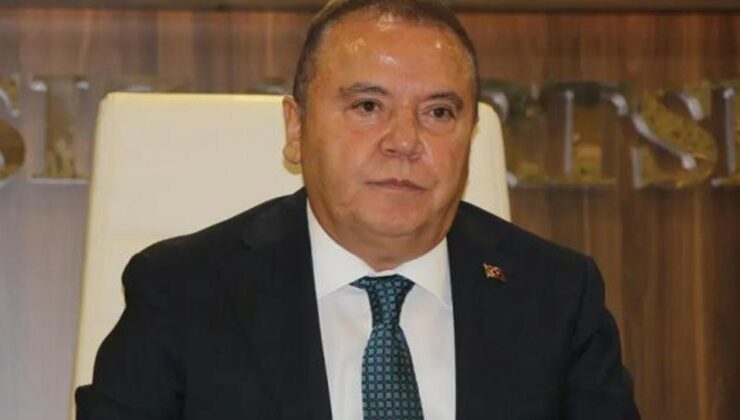 Muhittin Böcek hastaneye kaldırıldı