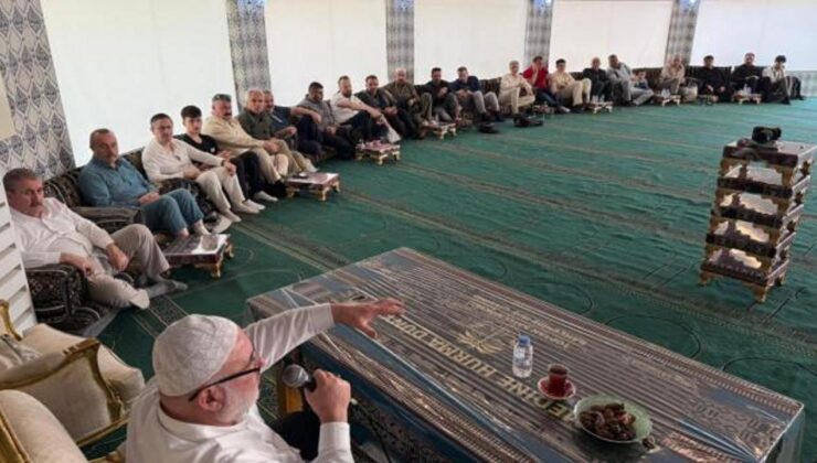 Umre’de Miraç Kandili sohbeti: Destici de katıldı