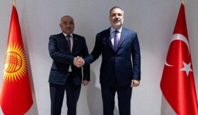 Bakan Fidan, Kırgızistan Meclis Başkanı ile bir araya geldi