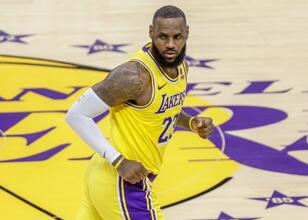 Lebron, ‘triple double’la Mavericks karşısında galibiyet getirdi