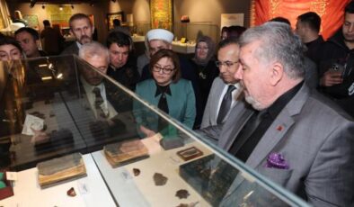 Gaziantep’te ‘Mukaddes Emanetler Sergisi’ açıldı