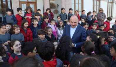 Taş Bina’da anlamlı ziyaret: Başkan Altay öğrencilerle bir araya geldi