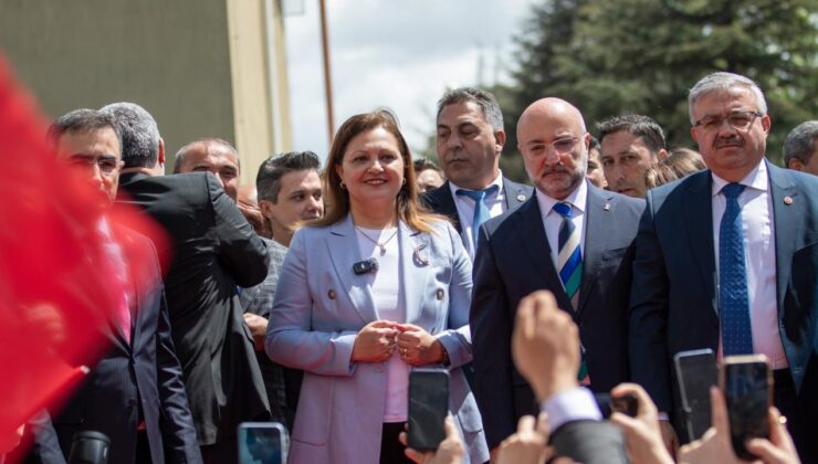 AK Parti’ye geçen Burcu Köksal’dan yeni açıklama