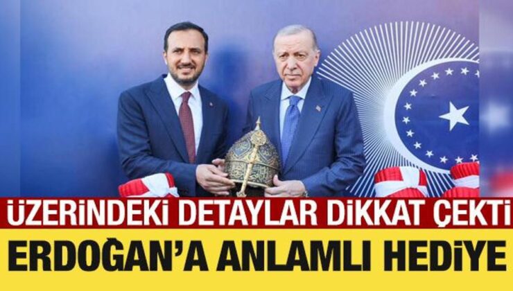 Cumhurbaşkanı Erdoğan’a özel hazırlanan miğfer hediye edildi