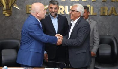 CHP’de bir istifa daha, AK Parti’ye geçti!