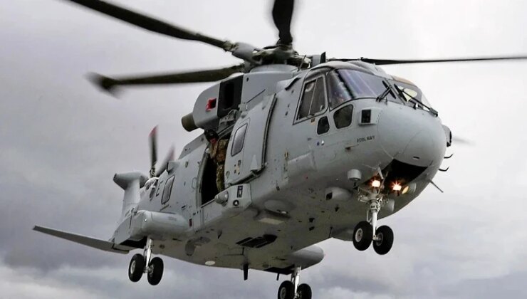 İngiliz Kraliyet Donanmasına ait helikopter düştü: Bölgeye çok sayıda ekip sevk edildi