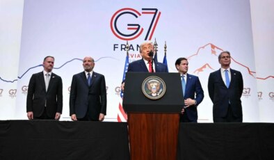 Trump Netanyahu’yu Fransa’dan haşladı: Bazen fazla heyecanlanıyor